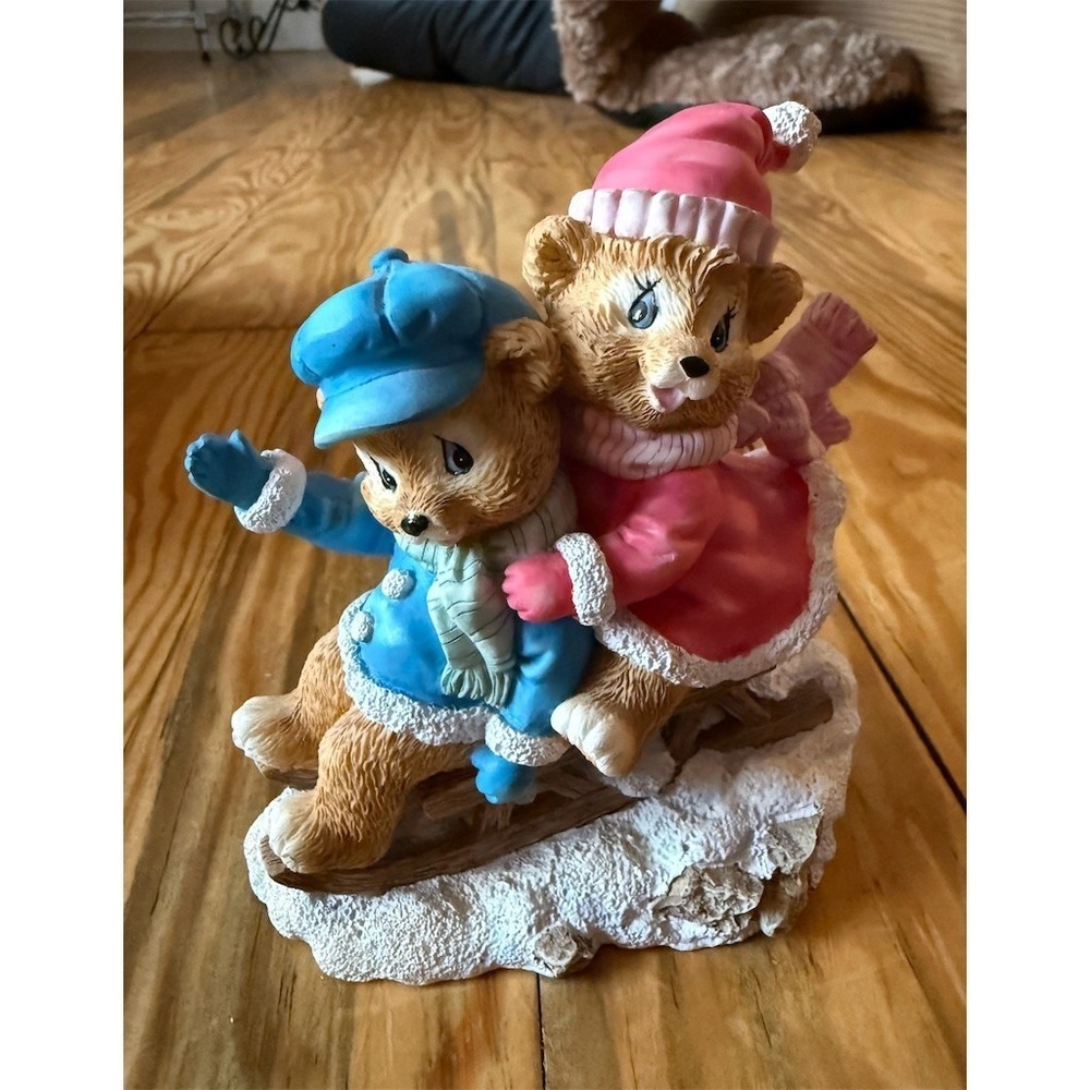 Second Nature Design Bear Seasons Sleigh‎ Ride Snuggles Figurine 5in Christmas
